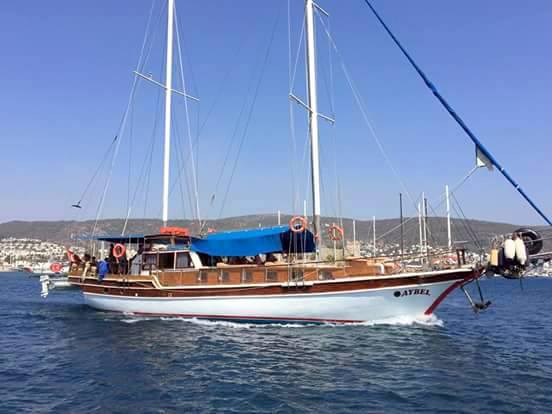 Yacht Aybel
